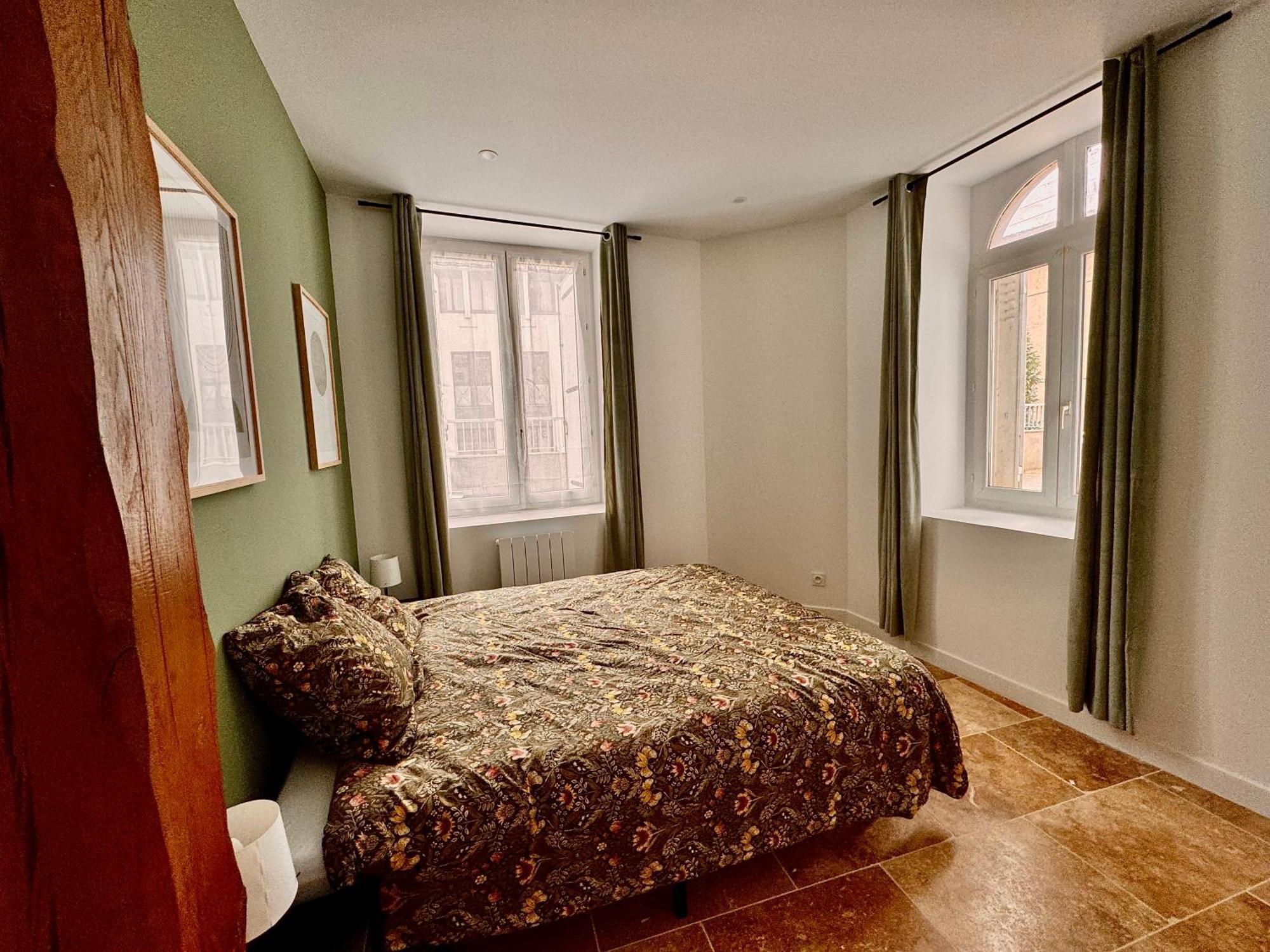 Place De Parking Au Pied Du Logement - Spacieux Et Atypique Apartment Орлеан Екстериор снимка