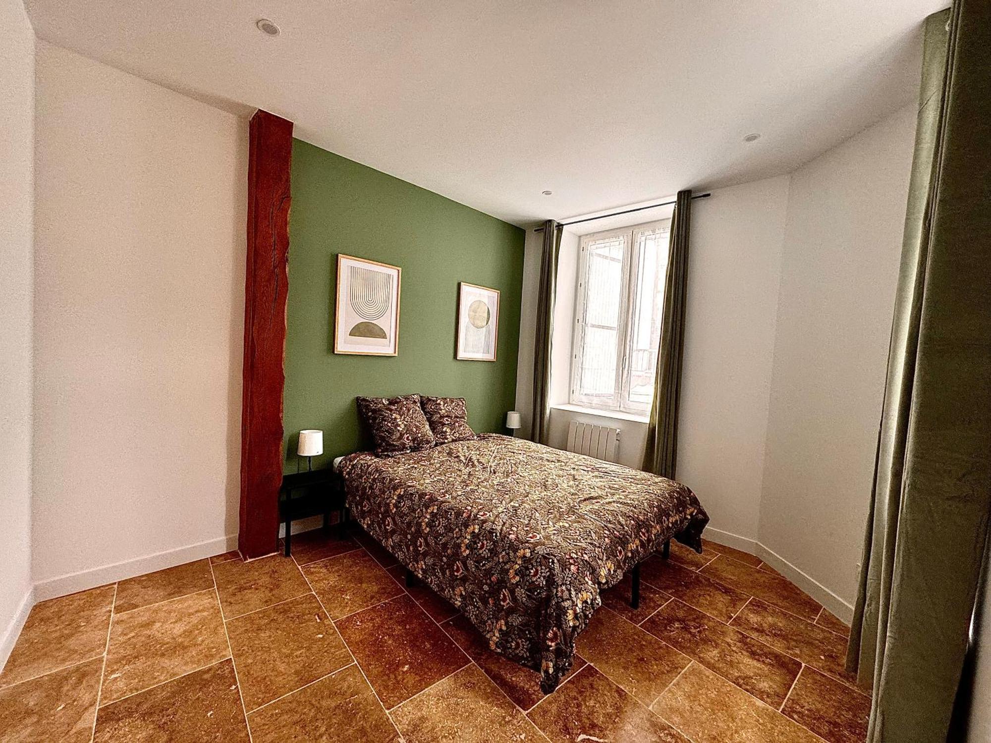 Place De Parking Au Pied Du Logement - Spacieux Et Atypique Apartment Орлеан Екстериор снимка
