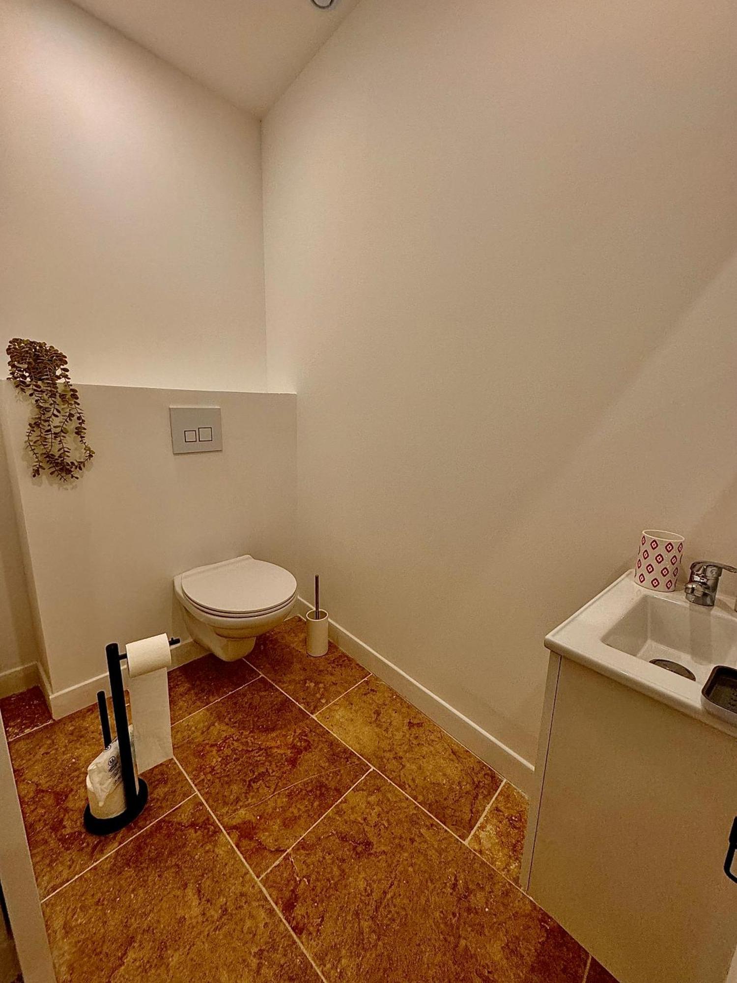 Place De Parking Au Pied Du Logement - Spacieux Et Atypique Apartment Орлеан Екстериор снимка